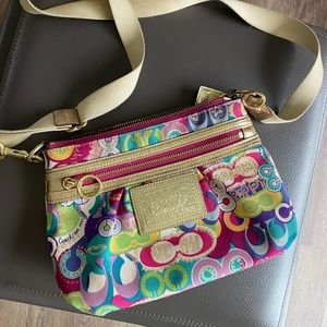 Coach crossbody small purse Poppy design rare